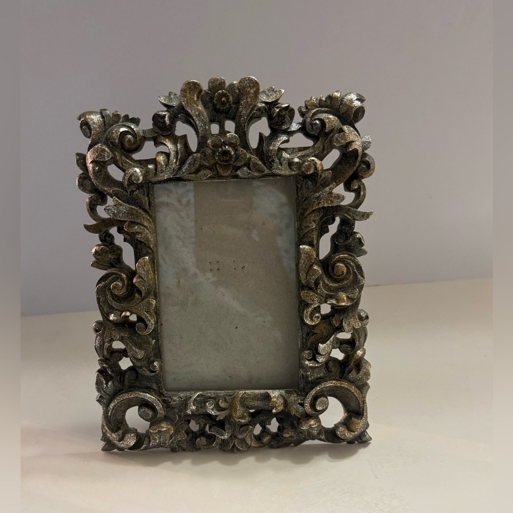 NOT FOR SALE. SOLD Beautiful vintage style Ornate Frame pic 4 X 6 gold,silver,